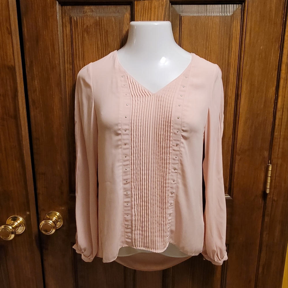 White House Black Market Slight High/Low Pink & Gold Blouse  P2P 19 L 19/22